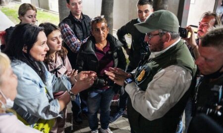 Inicia devolución de ucranianos en la frontera a la par que latinoamericanos