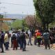 Caravana de migrantes bloquea carretera en el sur de México para exigir visas