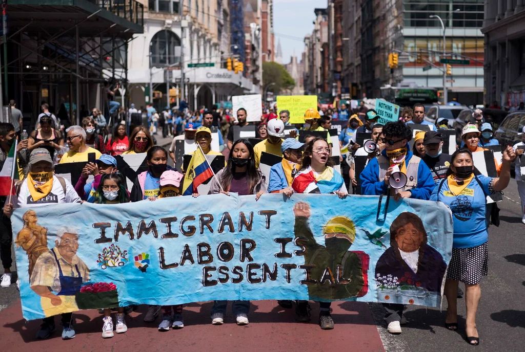 La causa migrante protagoniza las marchas del Primero de Mayo en EE.UU.