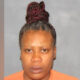 Mujer arrestada después de golpear y arrastrar a una persona con su automóvil en el sureste de Alabama