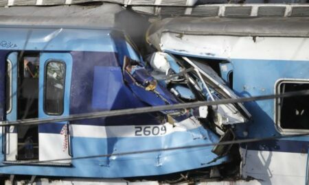 Al menos 3 muertos por el descarrilamiento de un tren en EE.UU.
