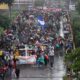 Caravana de 15.000 migrantes supera primer día buscando regularse en México