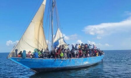 EEUU intercepta un bote con cerca de 150 inmigrantes al sureste de Florida