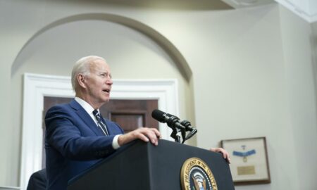 Biden acude al Supremo para poder aplicar sus prioridades de deportación