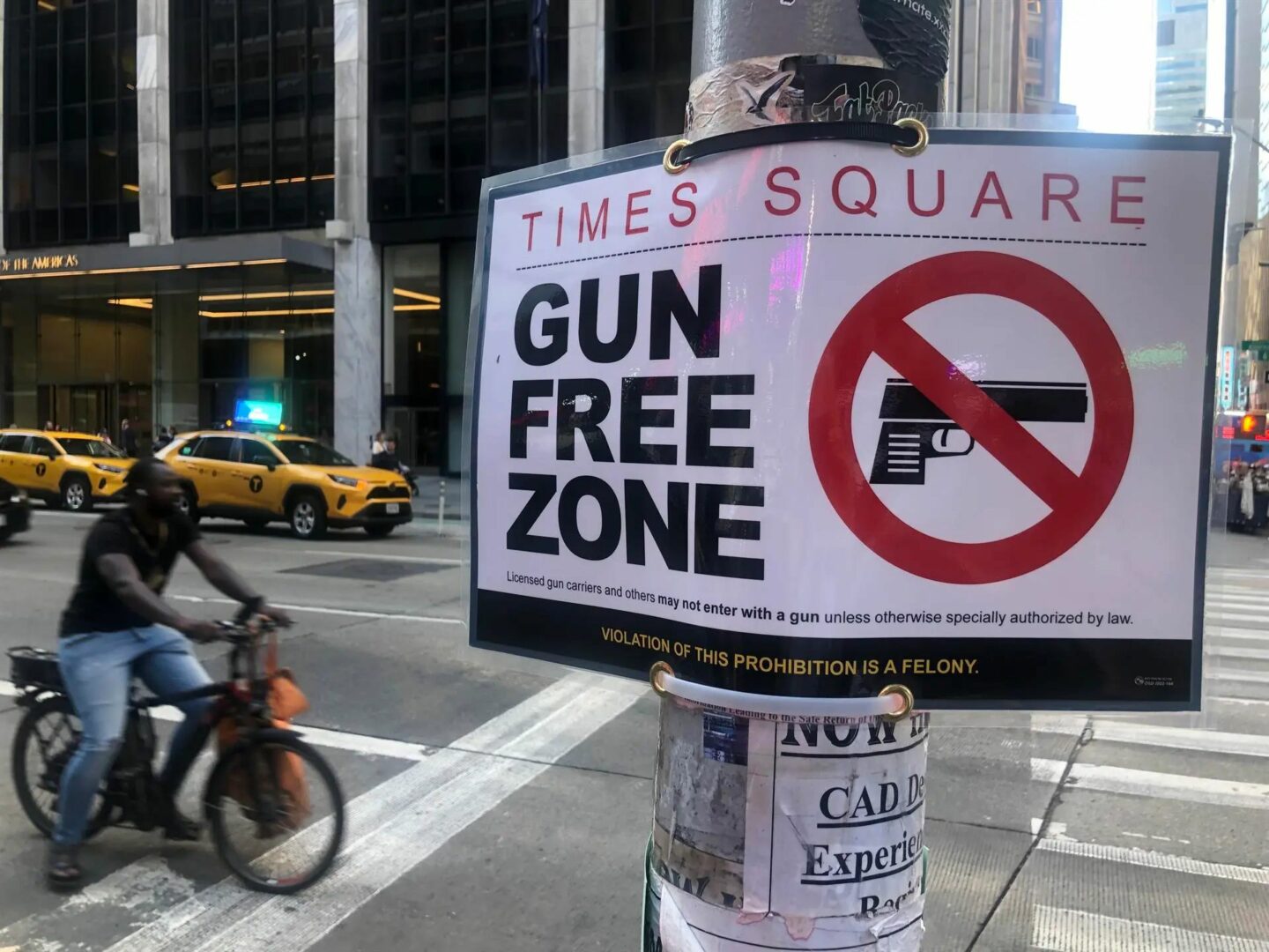Times Square colocará desde hoy letreros que informan es zona libre de armas
