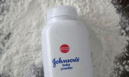 Johnson & Johnson suspende la venta de sus polvos de talco en todo el mundo