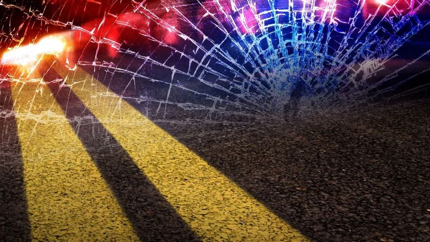 Mujer muere después que un auto chocara dos veces en la I-22