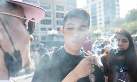 Policía retira de Times Square una veintena de camiones de venta de cannabis