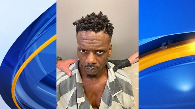 Hombre acusado de asesinato tras atropellar a una mujer en Decatur
