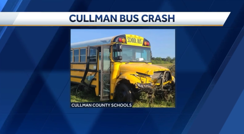 Conductor de autobús escolar sufrió fractura de costilla, en accidente en el condado de Cullman