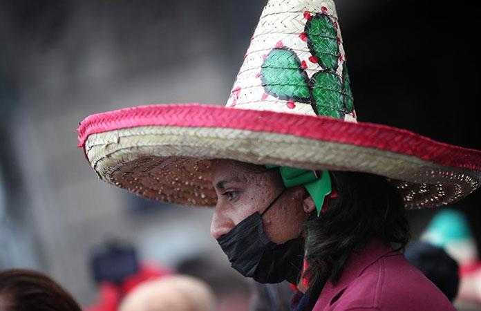 Mexicanos retoman viaje a la capital para celebrar la Independencia del país