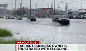 Dueños de negocios de Tarrant frustrados por inundaciones constantes en la autopista 79