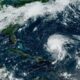 Tormenta tropical Earl se fortalece y amenaza a las Bermudas