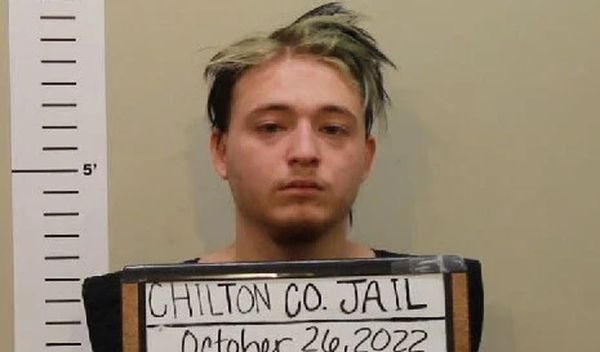 Hombre acusado de dispararle a su hermano de 14 años en el condado de Chilton
