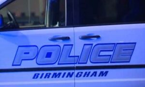 Empleado de tienda arrestado por tiroteo en Chevron en Birmingham