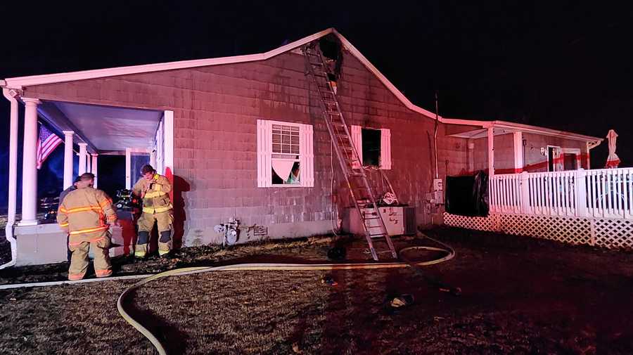 Bomberos de Palmerdale rescatan a niño de casa en llamas