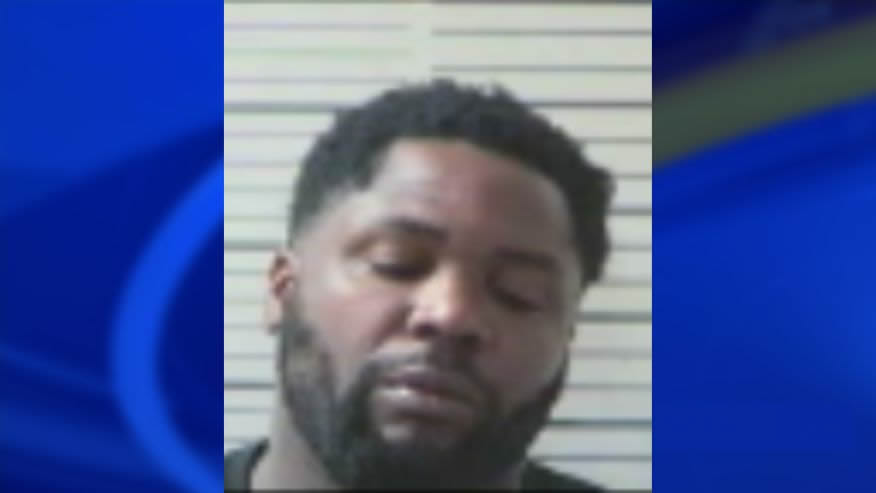Hombre encontrado inconsciente por drogas, en auto robado en el sur de Alabama