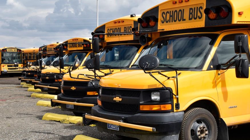 Nuevo programa de capacitación para combatir la escasez de conductores de autobuses escolares en Alabama