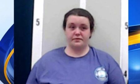 Mujer busca estatus de delincuente juvenil tras "conducta sexual inapropiada" con recluso en cárcel de Alabama