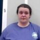 Mujer busca estatus de delincuente juvenil tras "conducta sexual inapropiada" con recluso en cárcel de Alabama