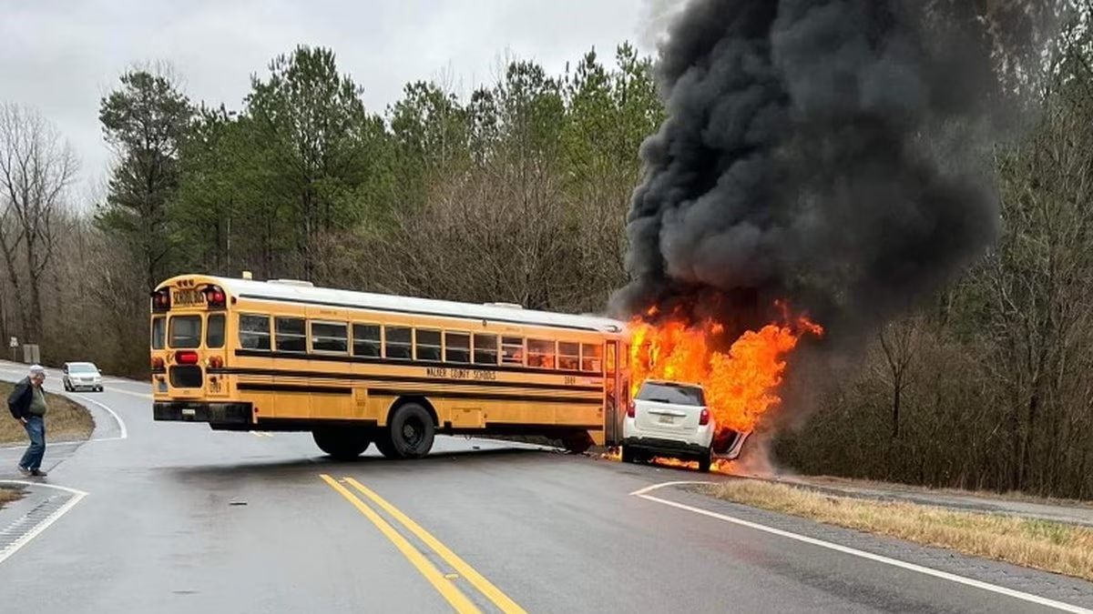 Autobús escolar de Walker se accidentó; todos los estudiantes están a salvo