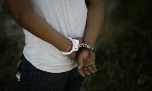 Cinco expolicías detenidos en EEUU por matar de una paliza a un afroamericano