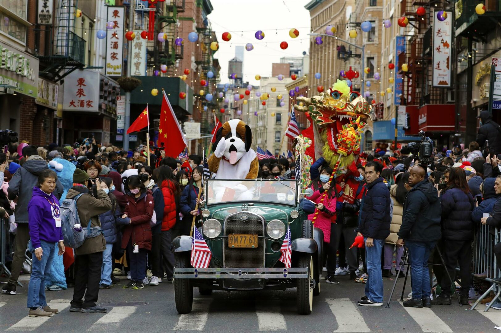Nueva York cierra festejos del Año Nuevo Lunar con un multitudinario desfile