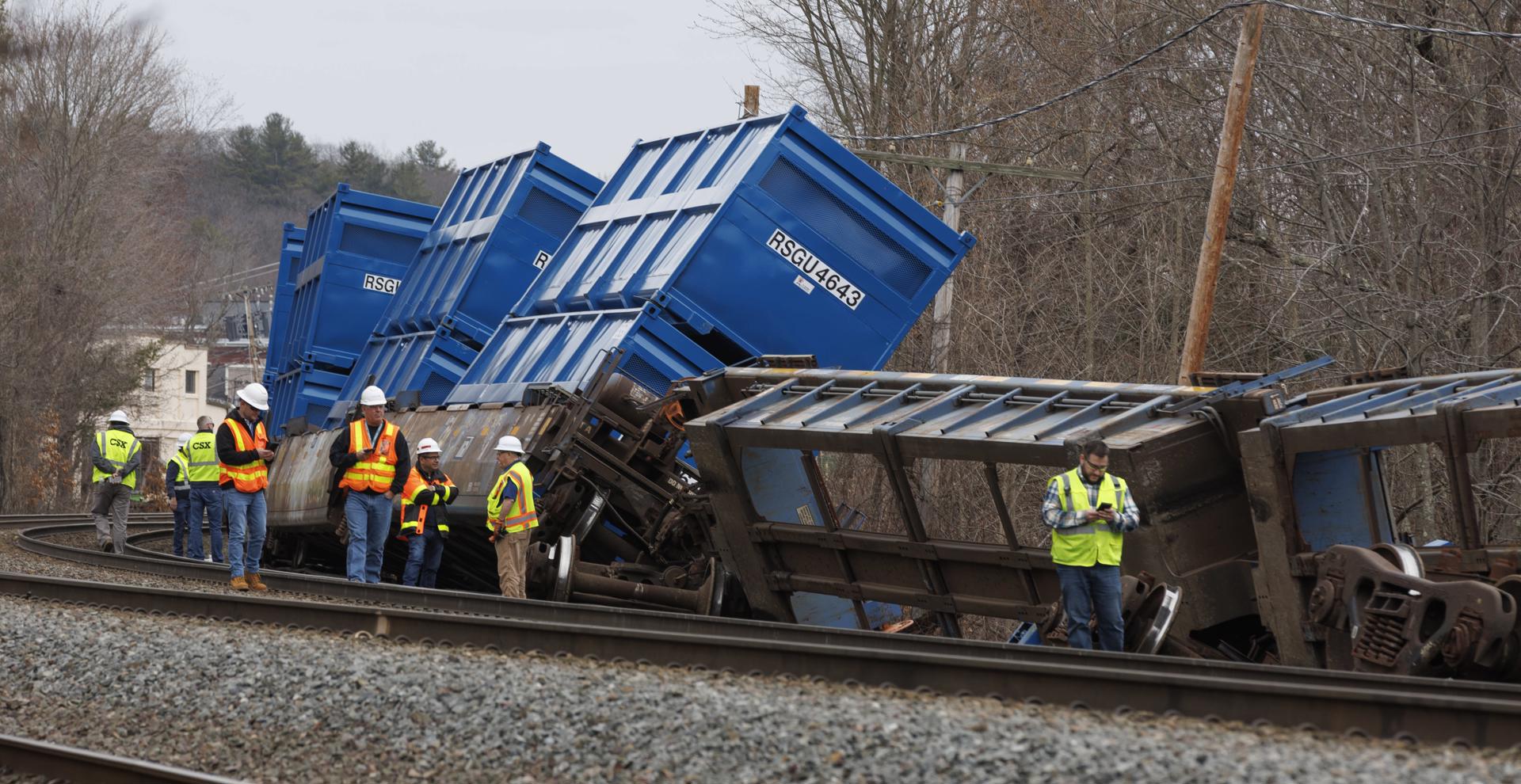 EEUU demanda a Norfolk por el tren que descarriló con material tóxico