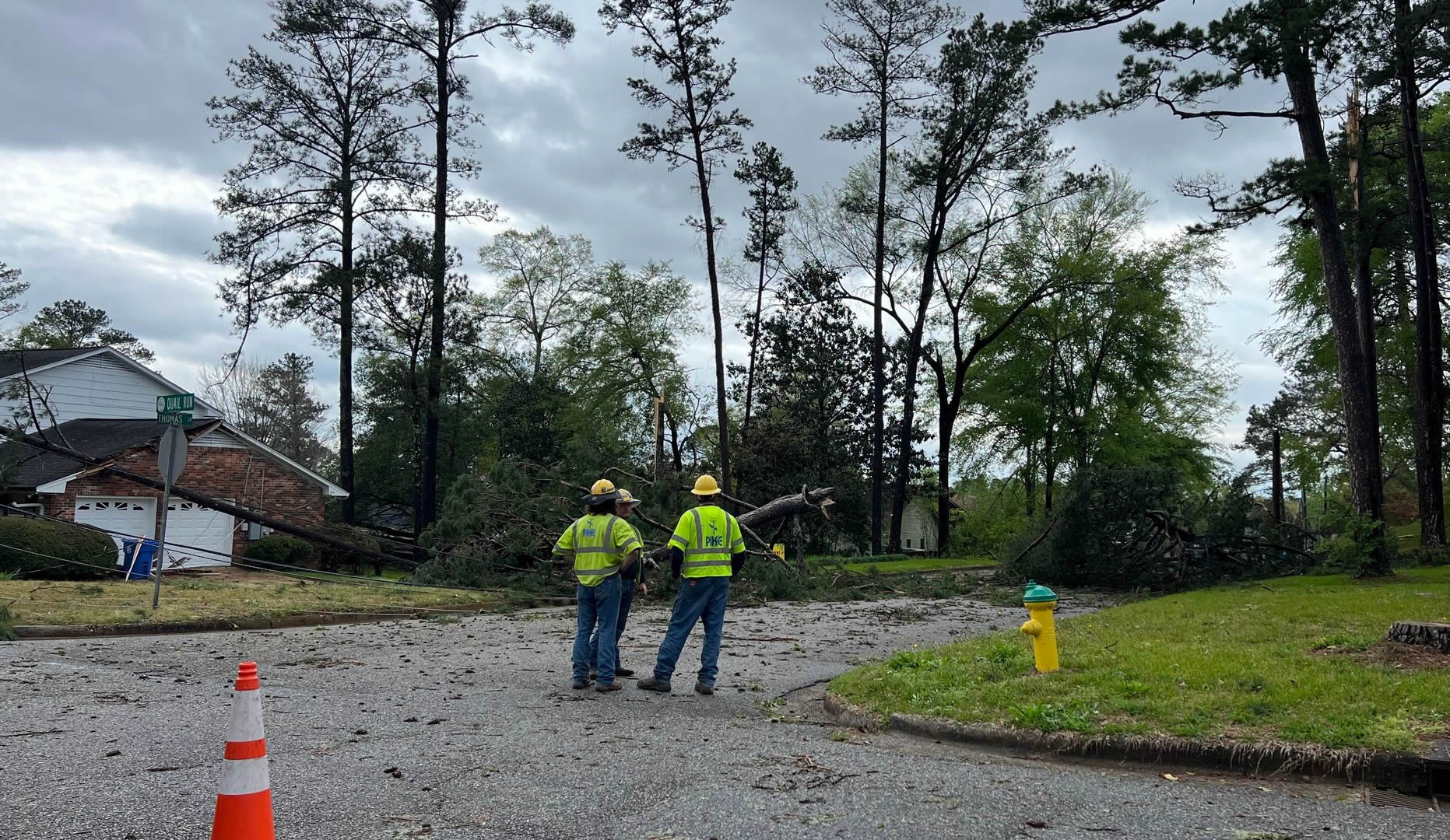 Datos preliminares muestran que al menos 2 tornados azotaron el centro de Alabama