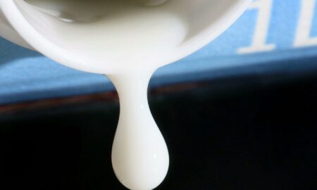 Empleados de lechera robaron más de 1 millón de dólares en leche en Miami