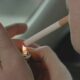 Legisladores de Alabama aprueban proyecto de ley para prohibir fumar y vapear dentro de un automóvil con niños