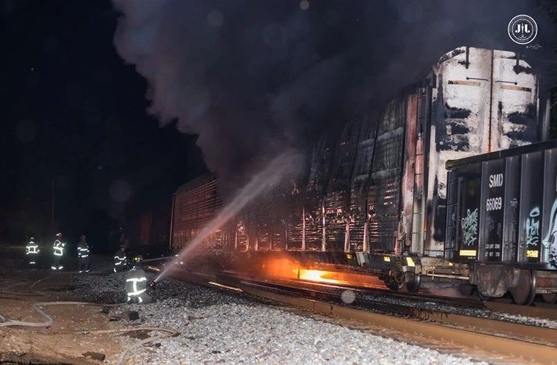 Vagón de tren se incendia en Birmingham