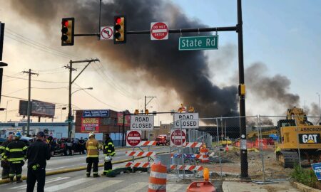 Colapsa un tramo elevado de la I-95 en Filadelfia por un vehículo en llamas