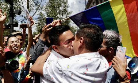 Congreso de estado mexicano de Nuevo León aprueba el matrimonio igualitario