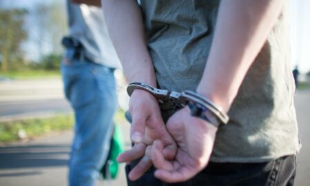 Diez arrestados y acusados en Texas tras operación policial contra la prostitución