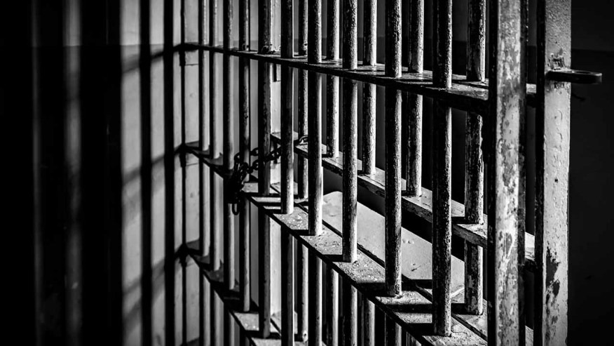 Hombre condenado por asesinato, muere en centro correccional de Limestone