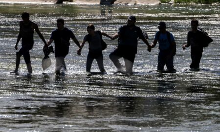 Cuatro contrabandistas se declaran culpables de causar la muerte de 8 migrantes en Texas