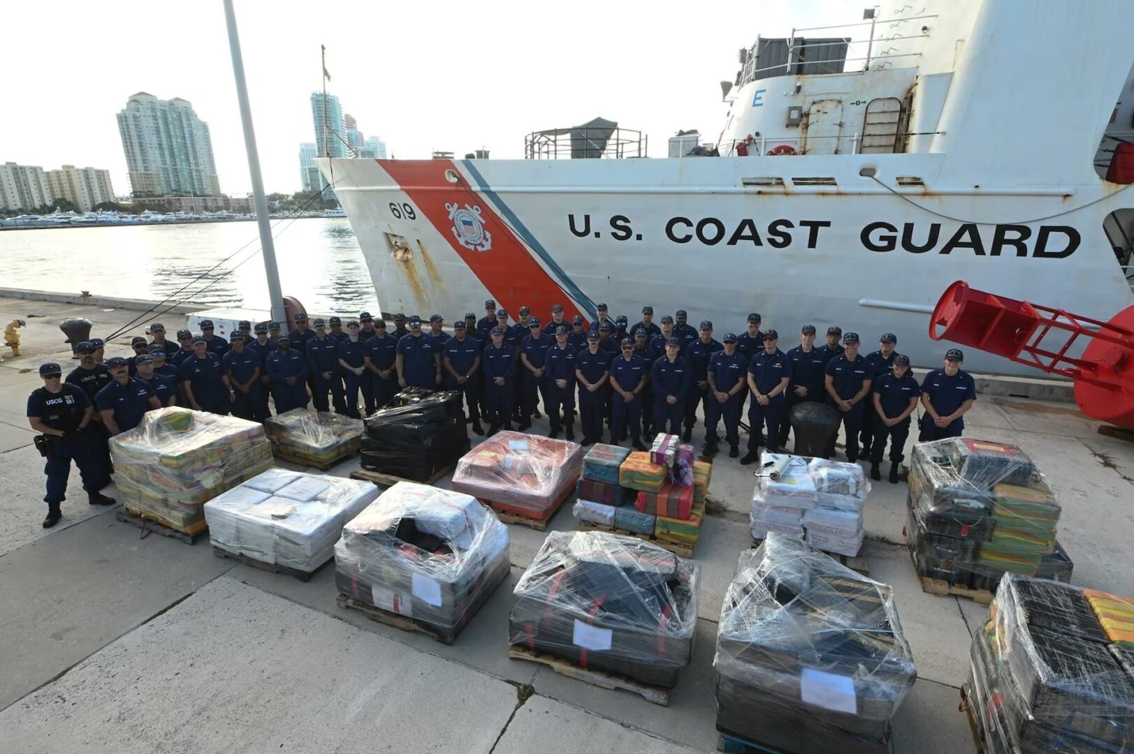 La Guardia Costera de EE.UU. decomisa cocaína valorada en 160 millones de dólares