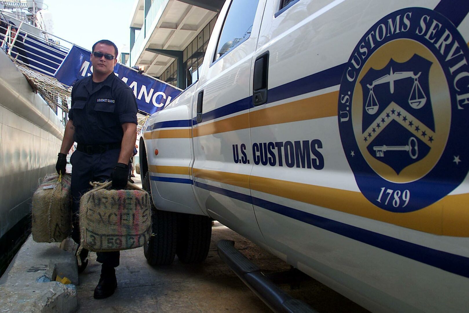 Interceptan 414 kilos de cocaína en una embarcación al oeste de Puerto Rico