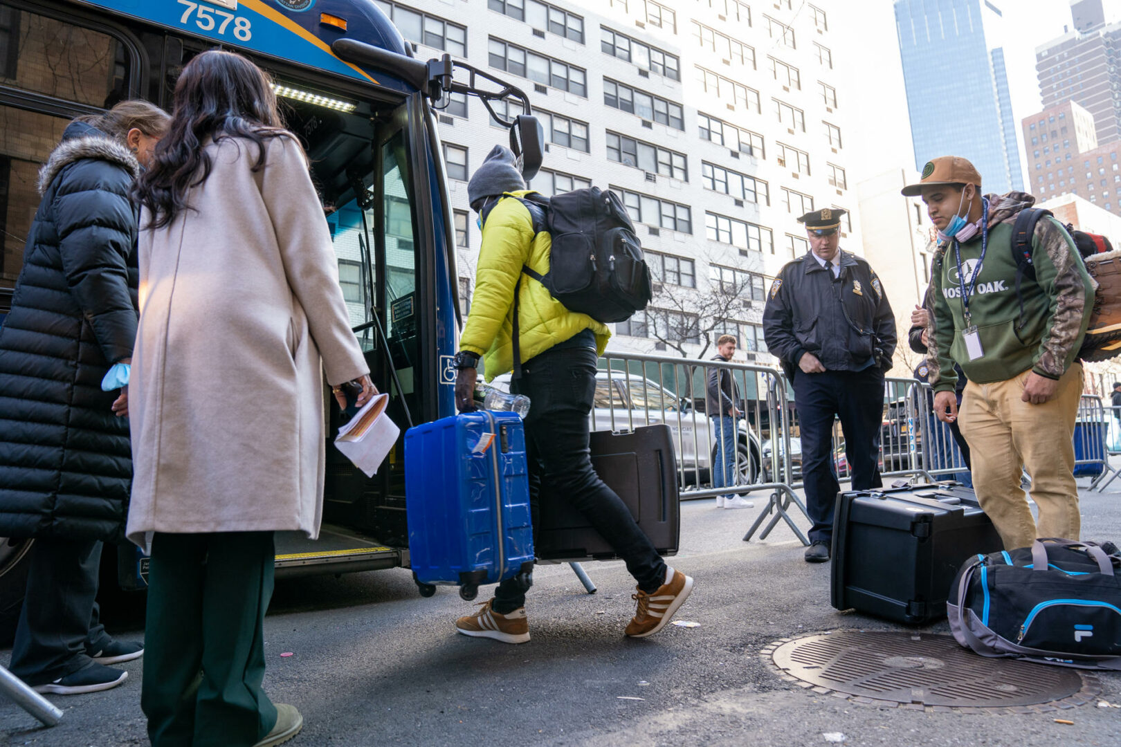 Nueva York ofrece vuelos gratuitos a inmigrantes que quieran abandonar la ciudad