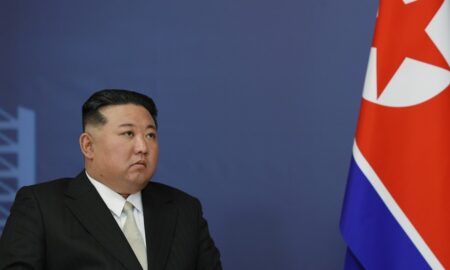Pionyang responde a Seúl lanzando un misil y suspendiendo el pacto militar