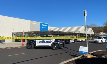 Un hombre recibe un disparo en el estómago en un Walmart de Birmingham