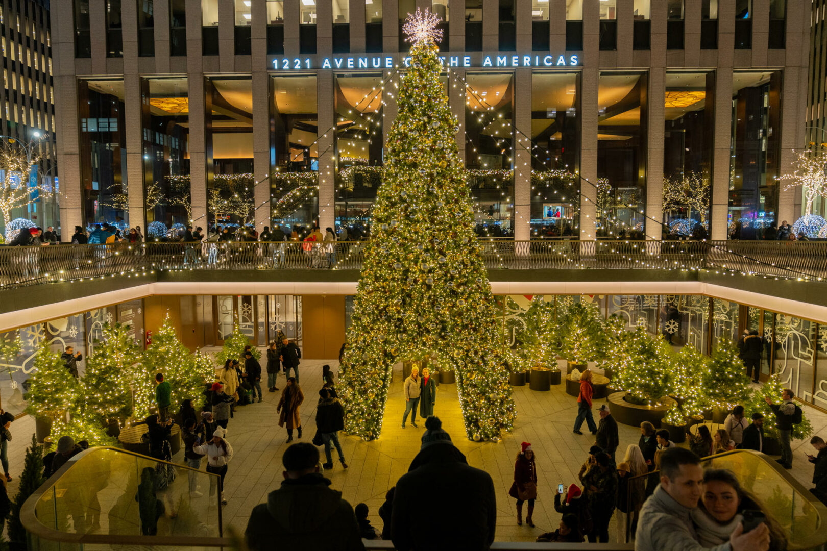 La Navidad en Nueva York es solo un árbol decorado