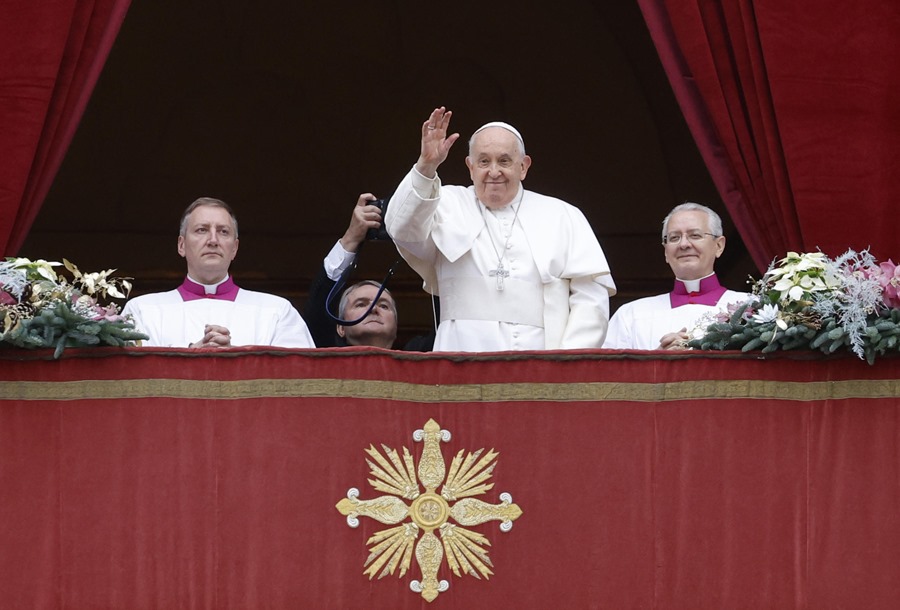 El papa pide el fin de la guerra en Gaza y se liberen los rehenes en su mensaje de Navidad