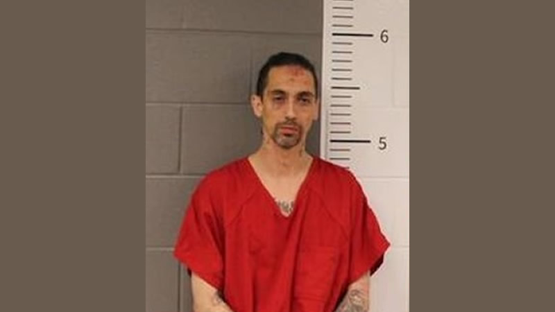 Hombre arrestado en relación con el robo de la patrulla del condado de St. Clair