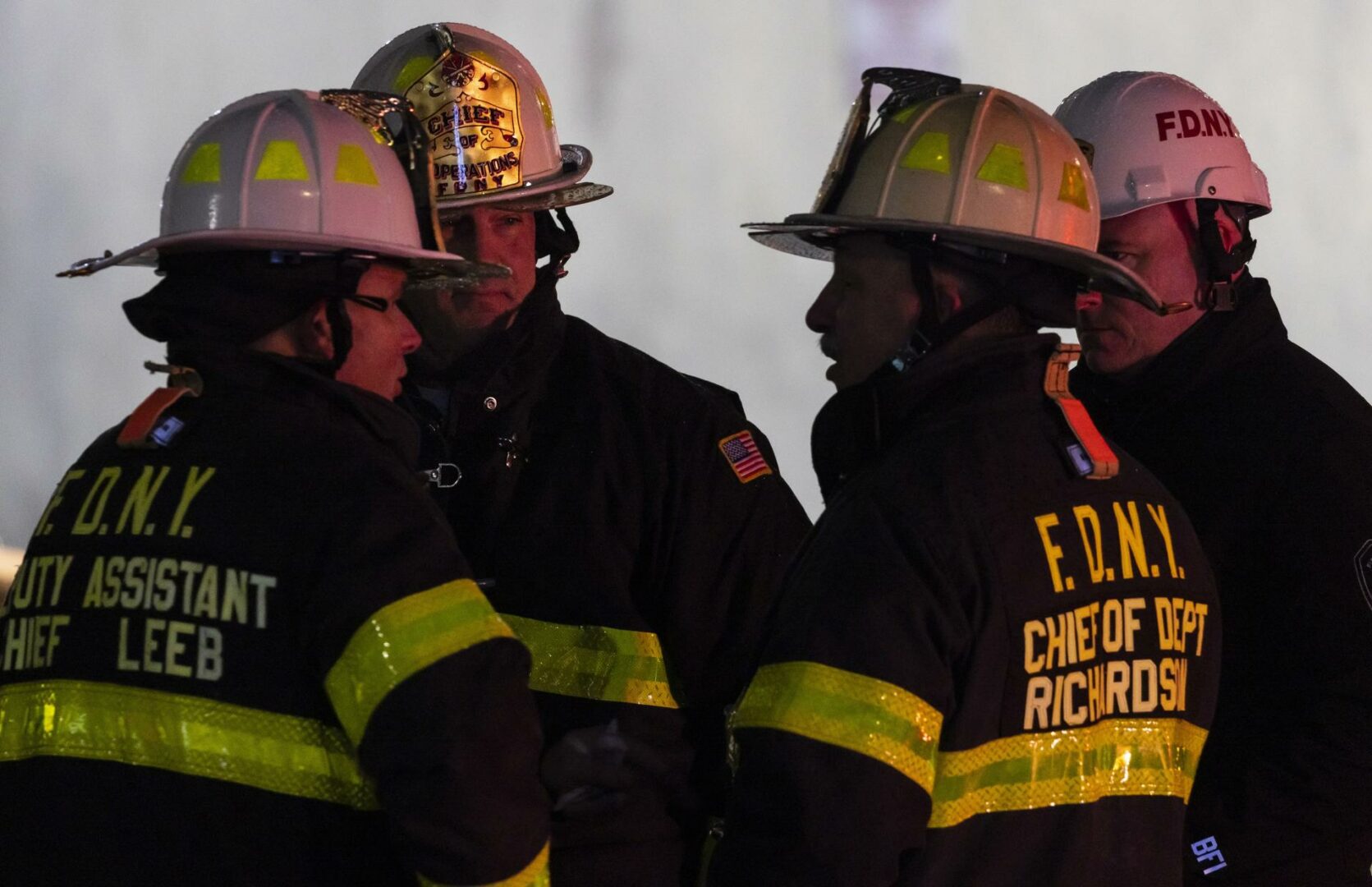 Los bomberos de Nueva York responden a unas posibles explosiones en la isla Roosevelt