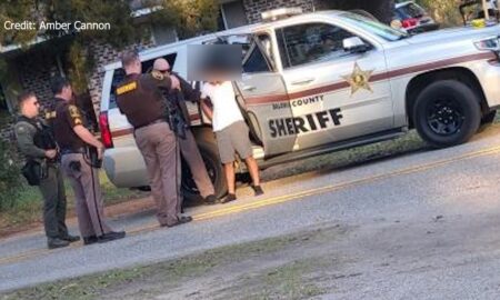 Joven de 17 años arrestado después de empujar a una niña en un incendio en South Foley