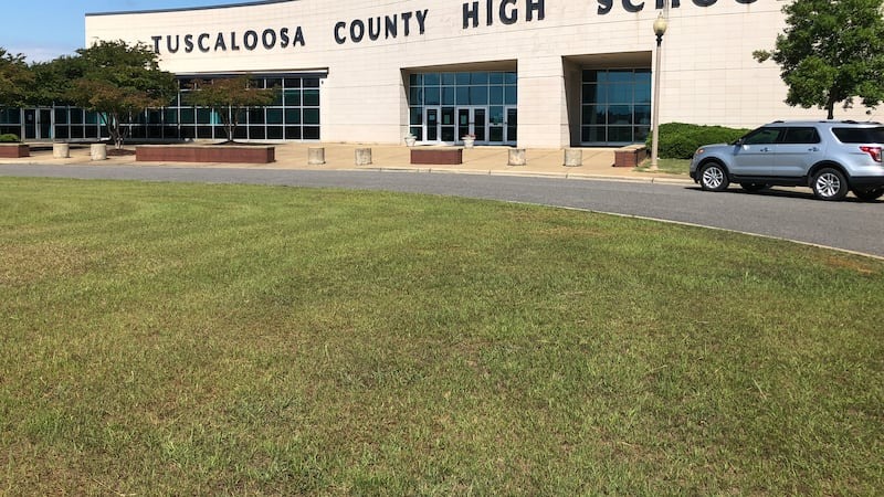 Porristas de la escuela secundaria del condado de Tuscaloosa hacen historia