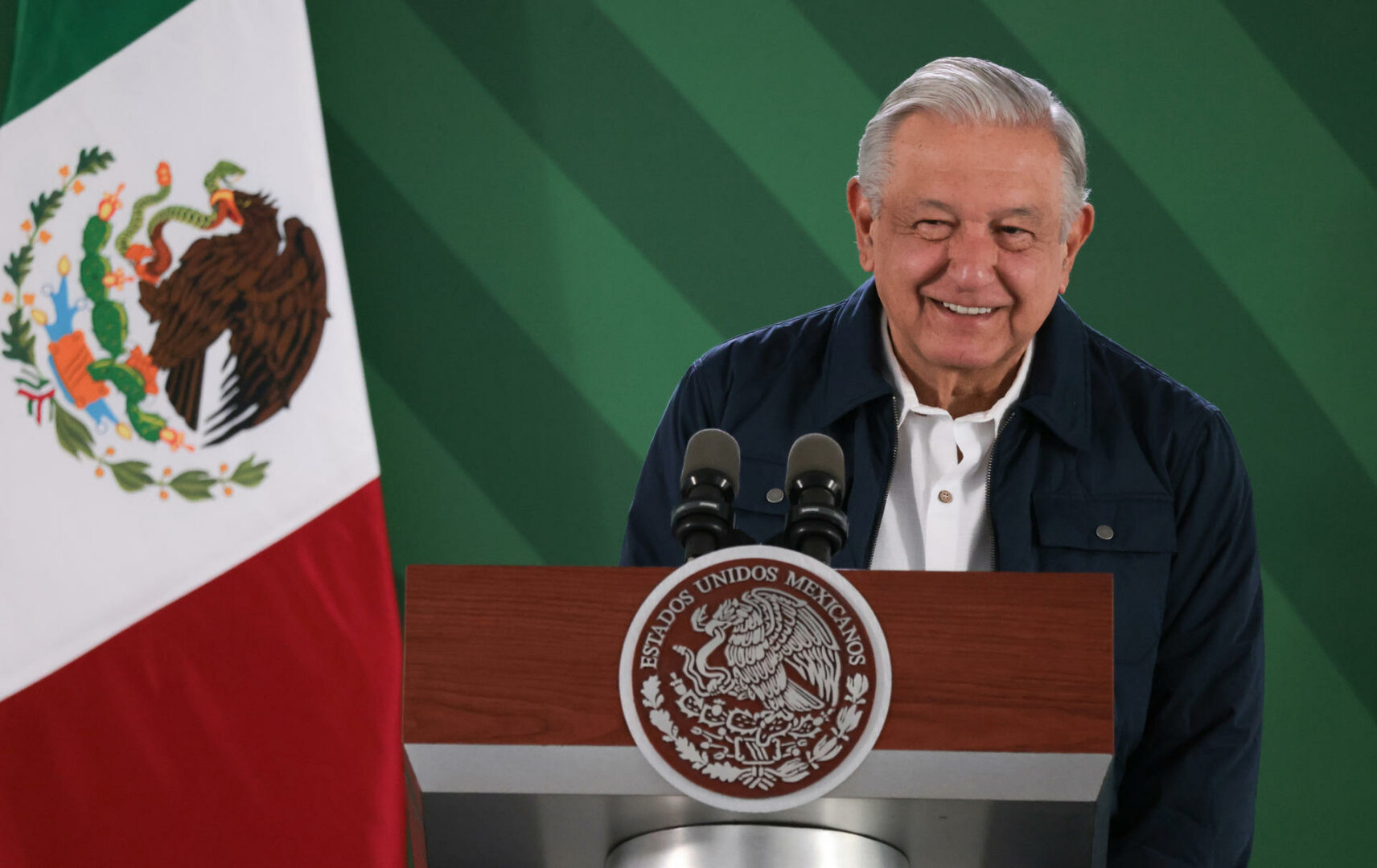 López Obrador “no descarta” la reforma a la jornada laboral tras reclamos de la oposición