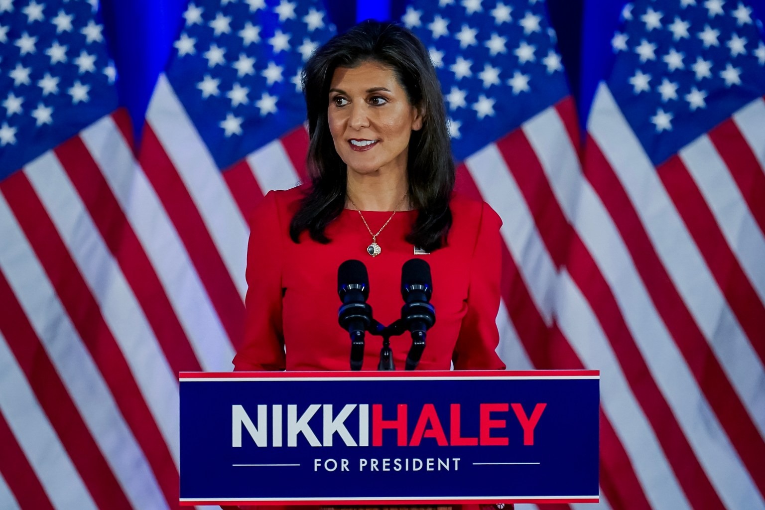 Nikki Haley abandona las primarias republicanas pero no expresa su apoyo a Trump